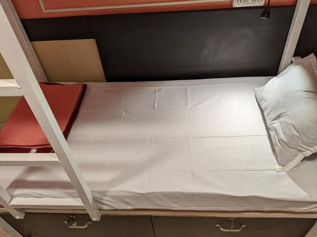 Dormitorio compartido Confort, balcón