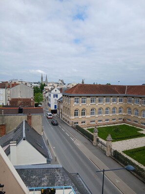 View from property - Cosy studio terrace in Chartres (Chartres)