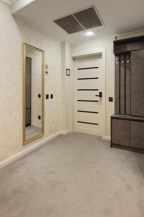 Suite de lujo, vista a la ciudad | Interior