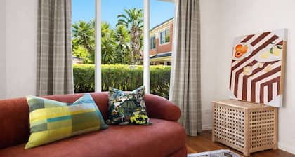 Sophisticated Urban Sanctuary Style Meets Conven