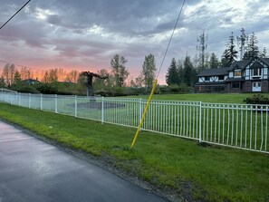 Property grounds - Suite with rest area (Langley)