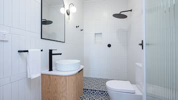 Deluxe Apartment, Ocean View | Bathroom