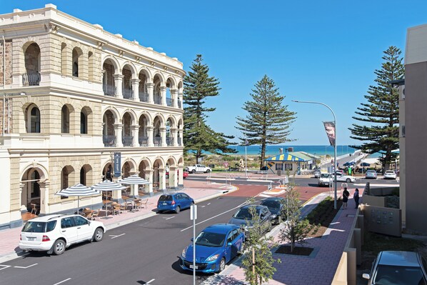 Deluxe Apartment, Ocean View | Parking