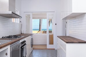 Private kitchen - The Largs Lookout - Modern Apartment (Largs North)