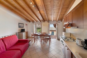 Interior - Apartment 'Terrazzo Portese' with Wi-Fi and Air Conditioning (Portese)