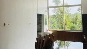 Familienapartment, Balkon, Bergblick | Speisen