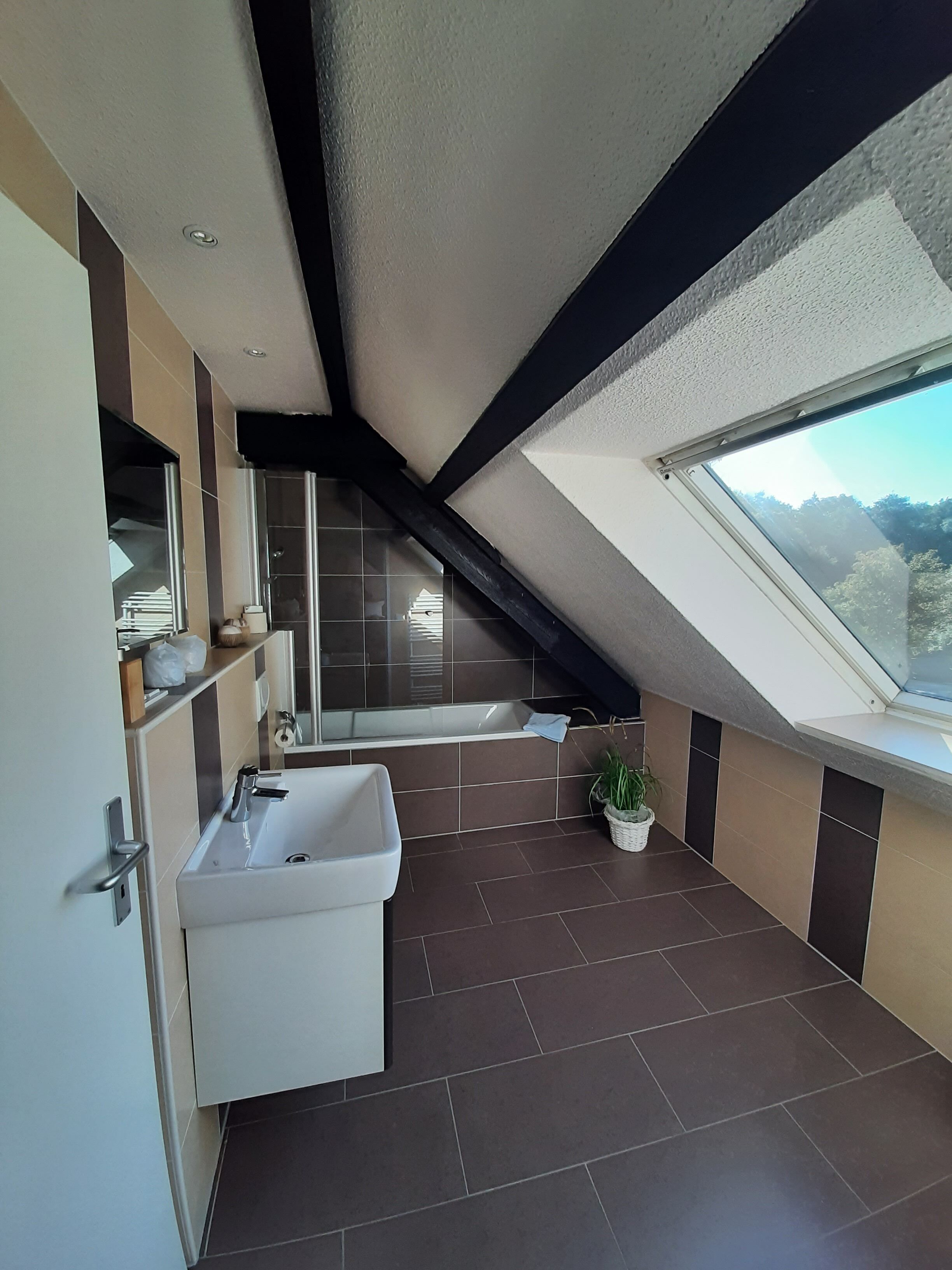 Deluxe Double Room, Garden View | Bathroom