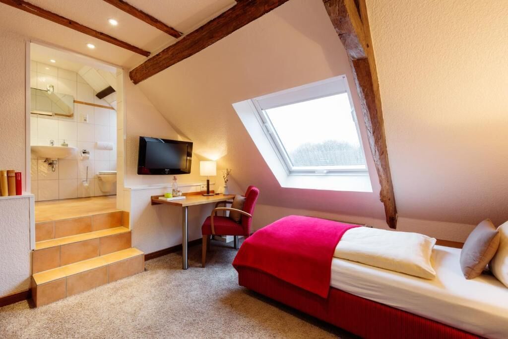 Standard Single Room, Garden View