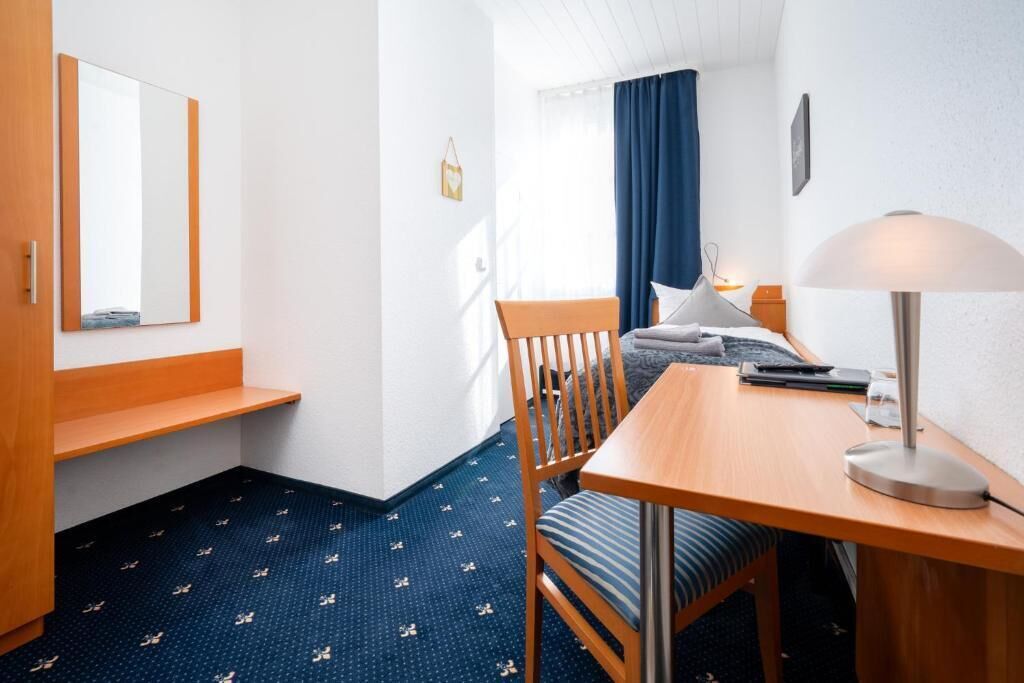 Single Room, Garden View