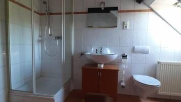 Standard-Einzelzimmer, Gartenblick | Badezimmer