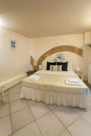 1 bedroom, iron/ironing board, WiFi, bed sheets - Charming Studio Apartment in Lucca in the Historic Center - BanStay (Lucca)