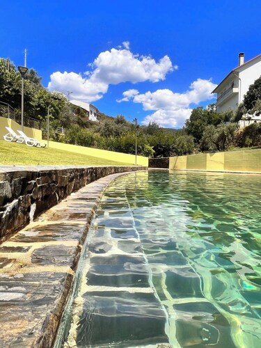 Refuge in the village! We accept pets!