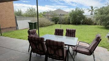 Comfort Apartment | Outdoor dining