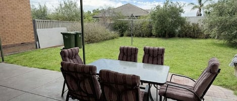 Comfort Apartment | Outdoor dining