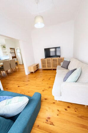 Comfort Apartment | Living area - 2BR Seaside Retreat in Largs North (Largs North)