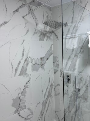 Hair dryer, towels, soap, toilet paper - A 300-Year-Old Historic House, Fully Renovated in March 2026 (Berat)