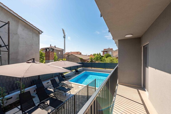 Zimmer, 1 Schlafzimmer, Terrasse | Pool