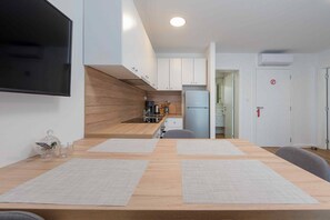 Zimmer, 1 Schlafzimmer, Terrasse | Eigene Küche