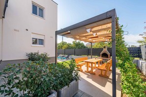 客房, 1 間臥室, 露台 | 露台/庭院