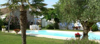 Au Calme 4 star house 2 bedrooms large swimming pool 6x12 m sea and town 1,5 km