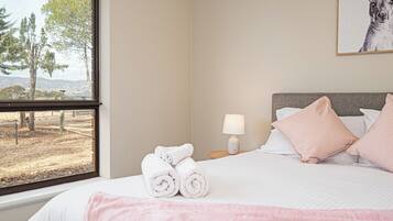 Premium Villa, Patio, Hill View