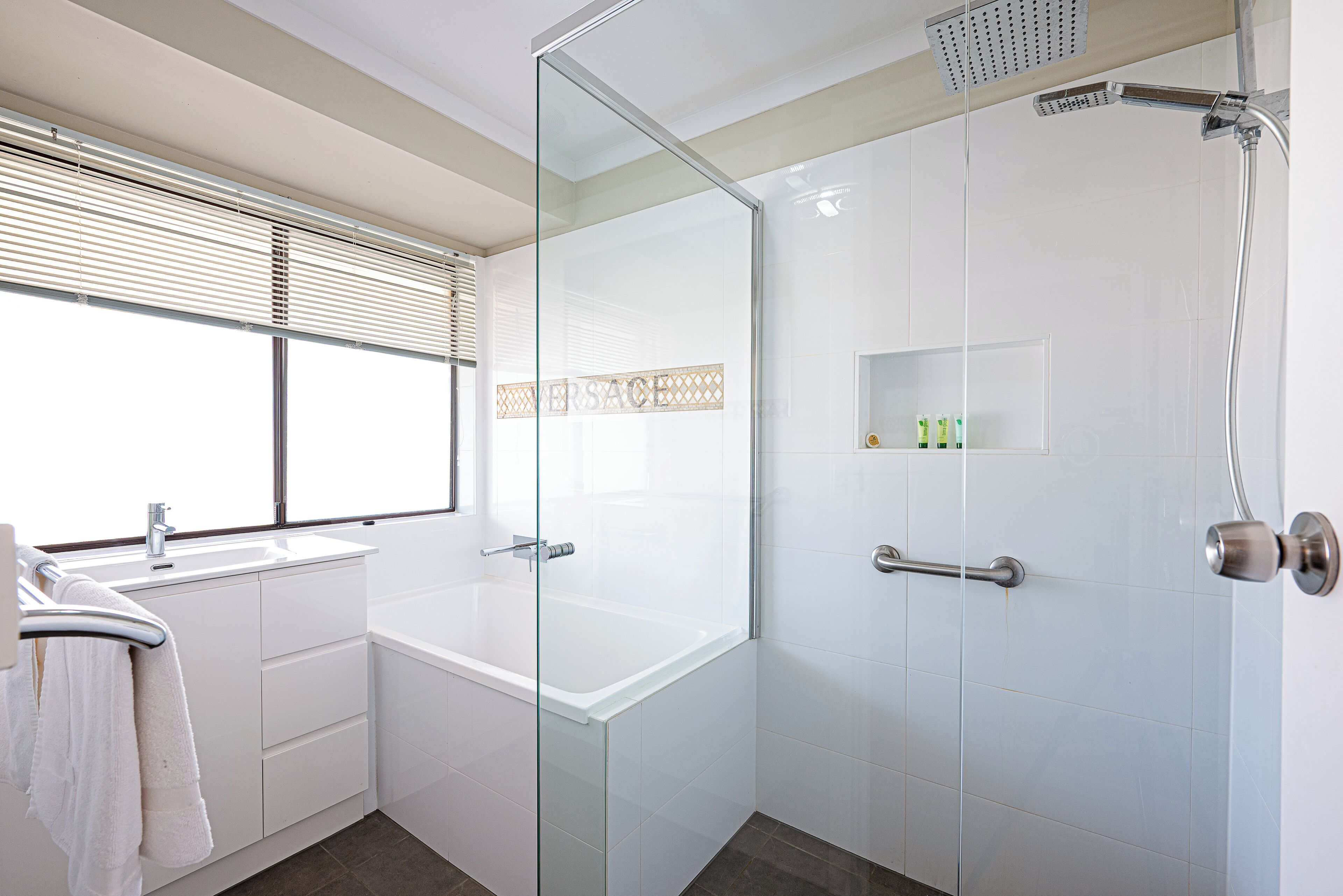 Premium Villa, Patio, Hill View | Bathroom