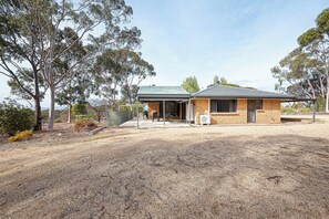Premium-Villa, Terrasse, Hügelblick | Außenbereich