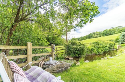 Yr Pandy 
a beautiful barn conversion nestled within the Snowdonia National Park