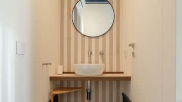 Superior-Doppelzimmer | Badezimmer | Badewanne, Haartrockner, Bidet, Handtücher