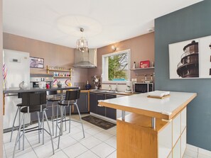 Fridge, microwave, oven, dishwasher - Beach 200m away, house for 6 with garden (Guissény)