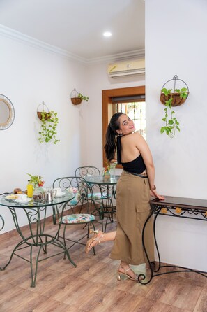 Café - Victor Exotica an Indy Resort (Candolim)