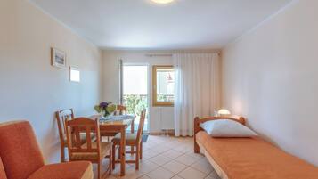 Double Room | Dining