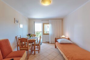 Double Room | Dining