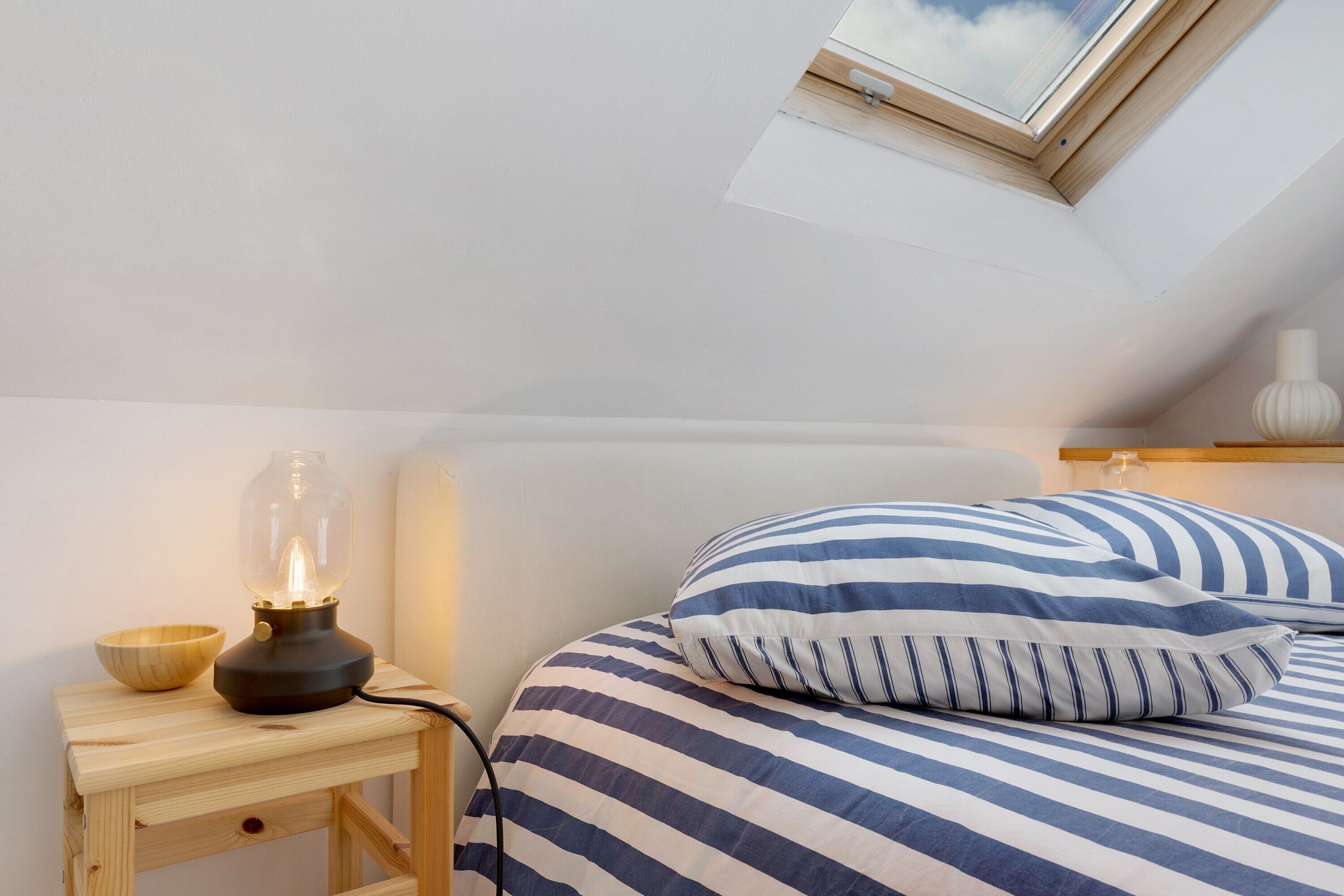 1 slaapkamer, een strijkplank/strijkijzer, wifi, beddengoed