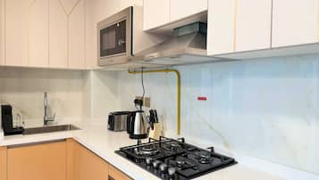 Standard Apartment, 1 Bedroom | Private kitchen