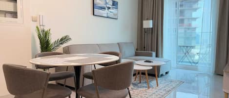 Standard Apartment, 1 Bedroom | Dining
