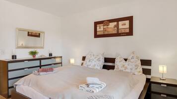 1 Schlafzimmer, Bügeleisen/Bügelbrett, Bettwäsche