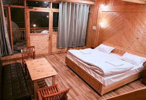 Western Trapogan Cottage-Thirthan Valley