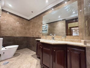 Bathroom - 4 Bedrooms Apt. Zamalek-Mynt Hospitality (New Cairo)