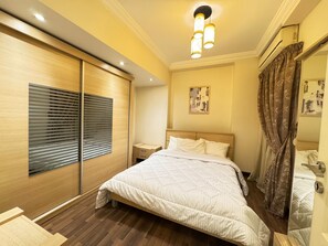 Free WiFi - 4 Bedrooms Apt. Zamalek-Mynt Hospitality (New Cairo)