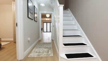 House, 5 Bedrooms | Bahagian dalam