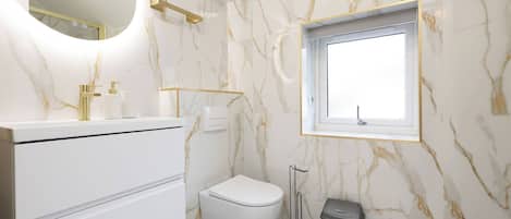 Casa, 5 habitaciones | Baño