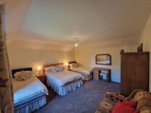 Room - Newmill Farm (Perth)