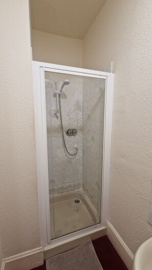 Hair dryer, towels, soap, toilet paper - Newmill Farm (Perth)