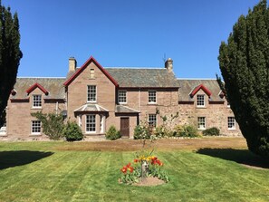 Exterior - Newmill Farm (Perth)