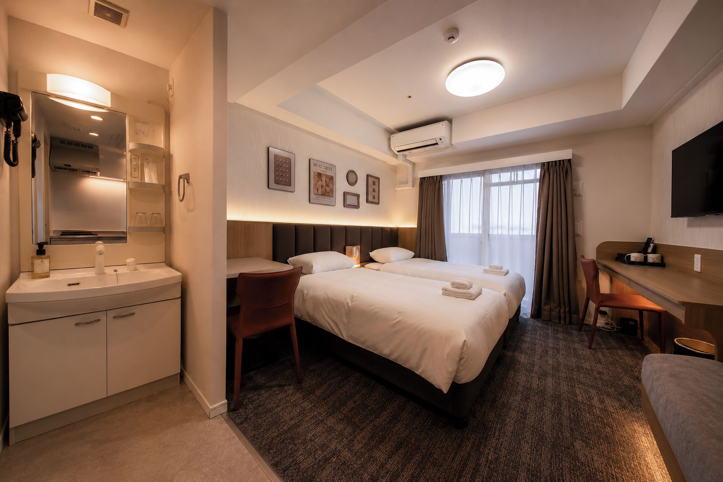 Comfort Twin Room, Balcony, City View | Down comforters, desk, WiFi (free)