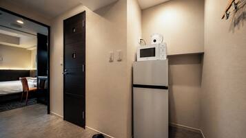 Kamar Twin Comfort, balkon, pemandangan kota | Selimut bulu angsa, meja kerja, dan Wi-Fi gratis
