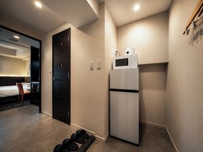 Habitación Confort con 2 camas individuales, balcón, vistas a la ciudad | Edredones de plumas, escritorio, wifi gratis