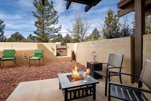 Terrace/patio - Relaxing Sedona Hiking HQ, View, West Sedona! Star (Sedona)