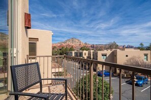 Property grounds - Relaxing Sedona Hiking HQ, View, West Sedona! Star (Sedona)